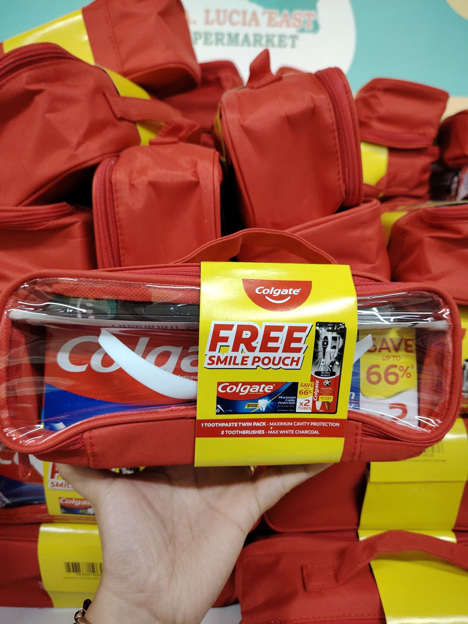 Colgate Max. Charcoal 195g + Pouch