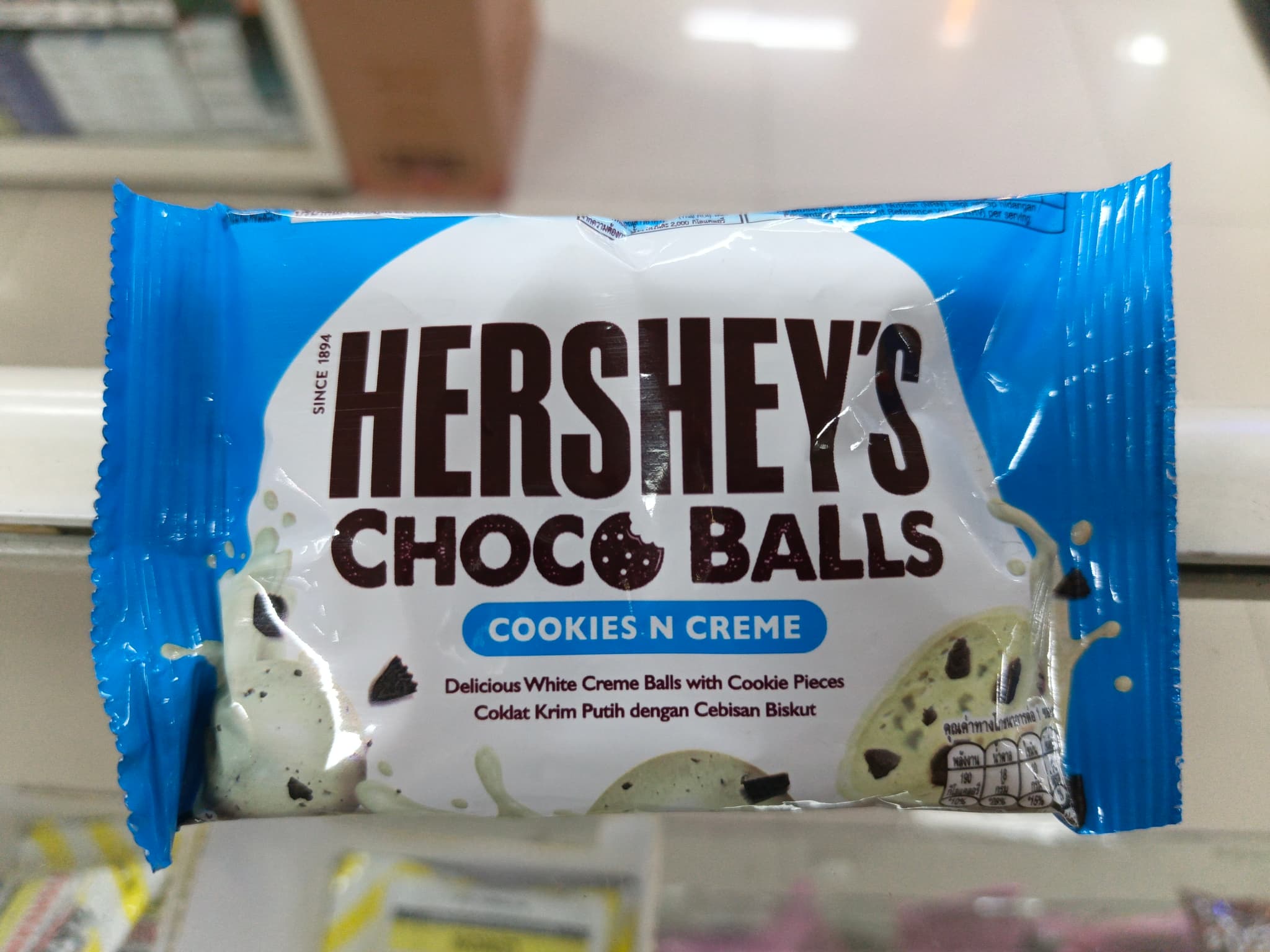 Hershey's Choco Balls Cookies and Cream 36g
