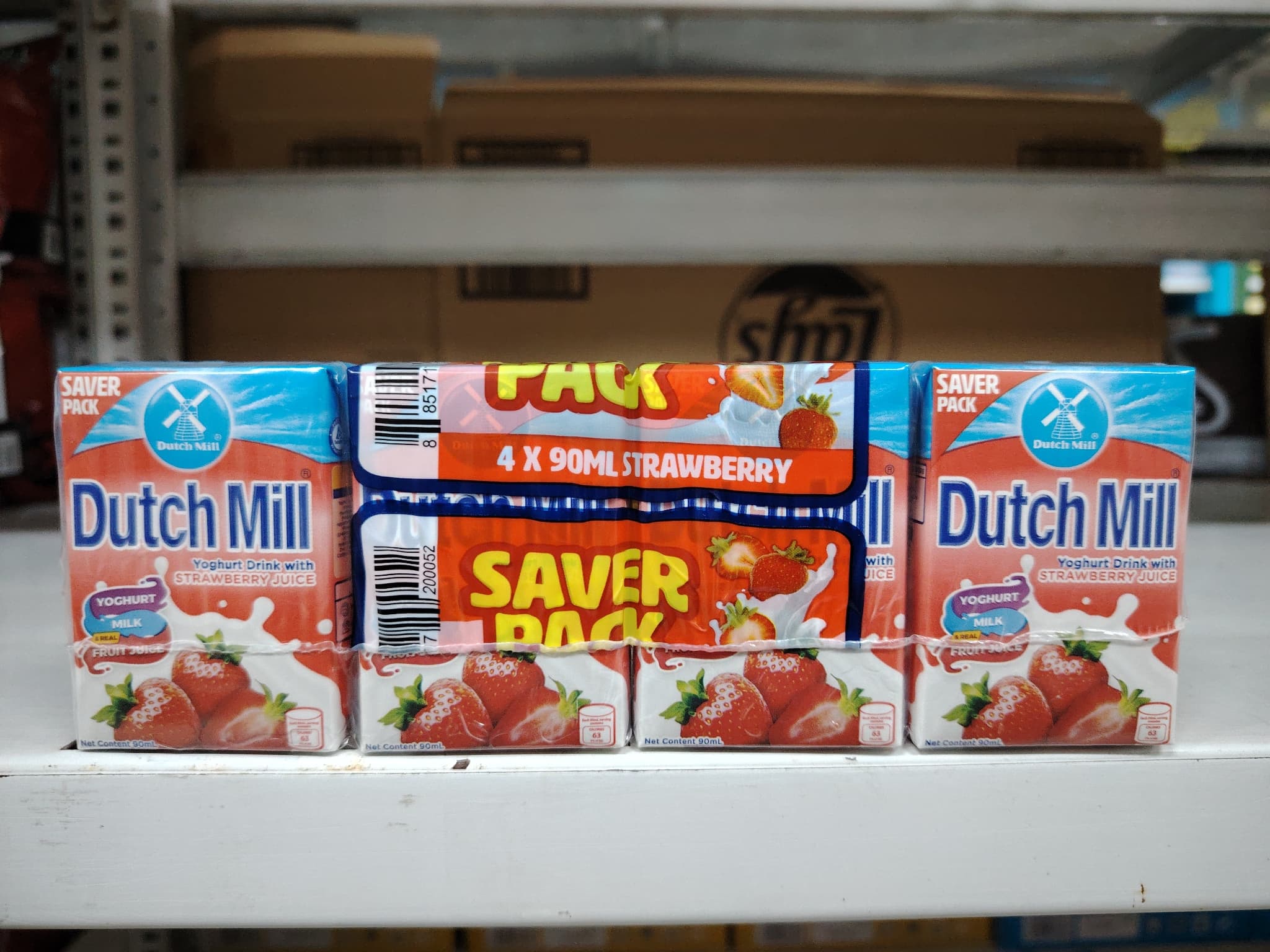 Dutch Mill yogurt drink strawberry saver pack (4x90ml)